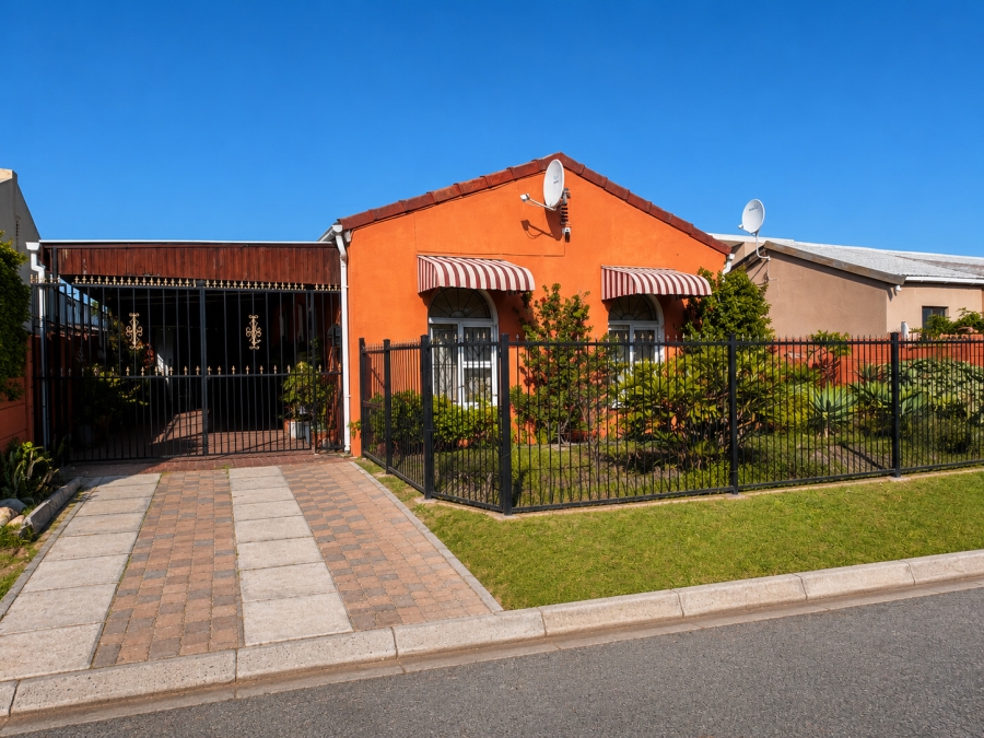 4 Bedroom Property for Sale in Clairewood Western Cape
